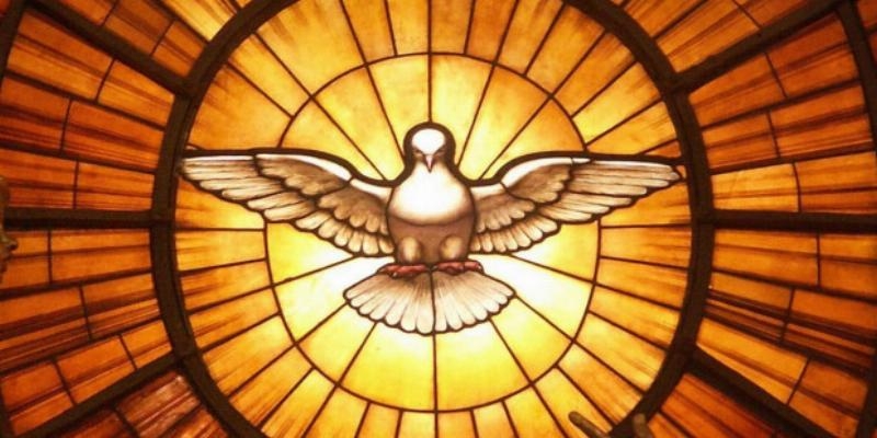 El vicario episcopal de la VII imparte el sacramento de la Confirmación en el colegio María Inmaculada