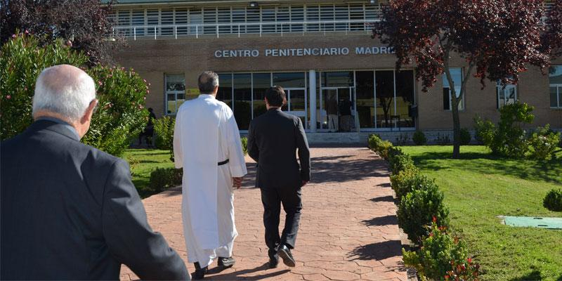 Mª Ángeles, voluntaria de Cáritas Vicaría VIII que acude a la cárcel de Soto del Real: «Son personas con un pasado, un presente y un futuro que no pueden ser tratadas como desechos de la humanidad»