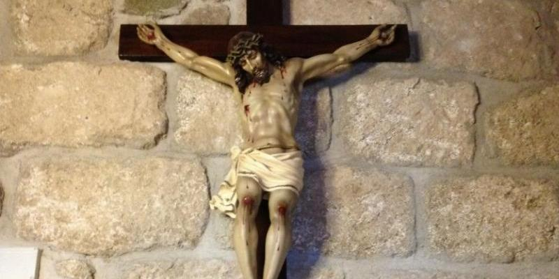 Misa y procesión en Fresnedillas de la Oliva en honor al Santísimo Cristo de la Sangre
