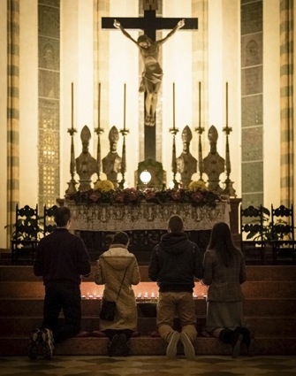 La Colegiata de San Isidro acoge este sábado una sesión de los encuentros de Una Luz en la Noche