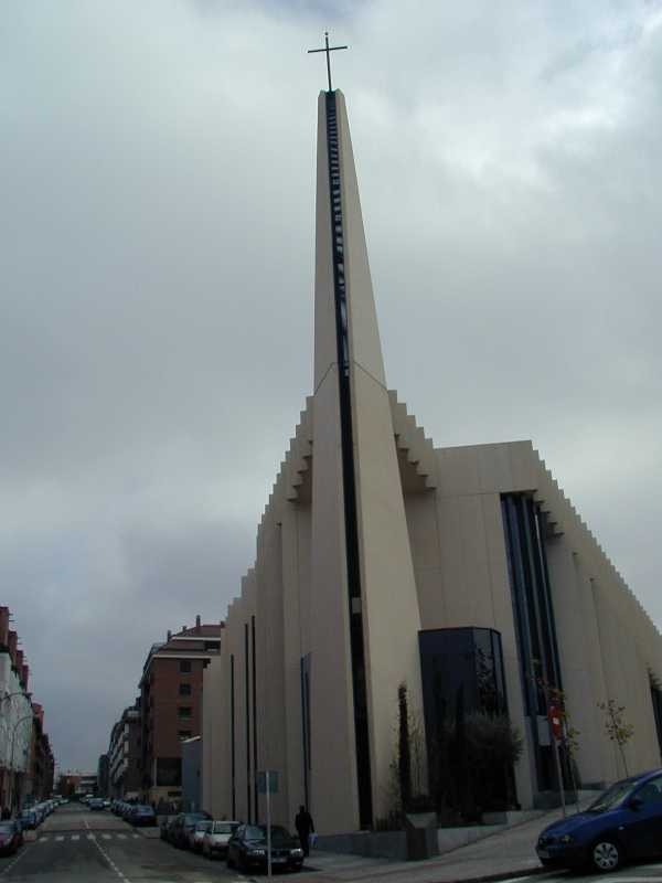 Santa Teresa Benedicta de la Cruz ofrece tandas de ejercicios para jóvenes y adultos