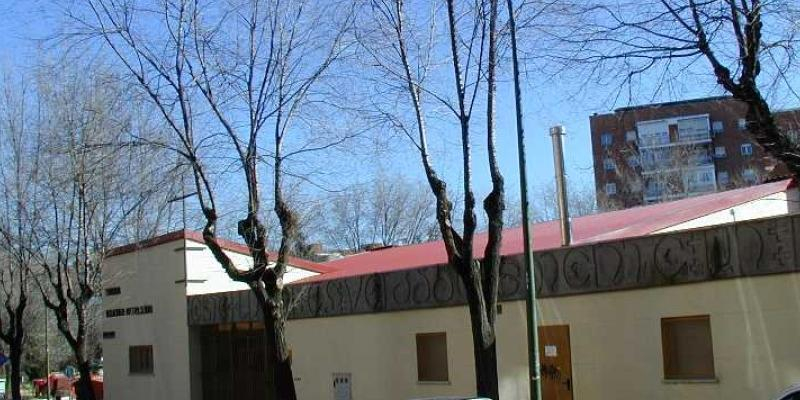 Ángel López Blanco presenta al nuevo párroco de Visitación de Nuestra Señora, de Moratalaz