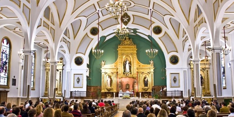 El cardenal preside una Eucaristía en el colegio La Salle Maravillas en su 125 aniversario emitida por la 2 de TVE