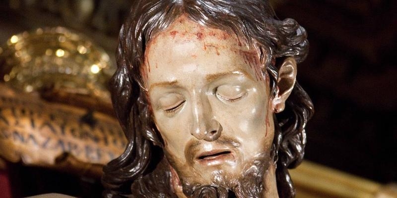 La hermandad del Santísimo Cristo de la Fe y del Perdón honra a su titular con una Misa solemne en la basílica de San Miguel