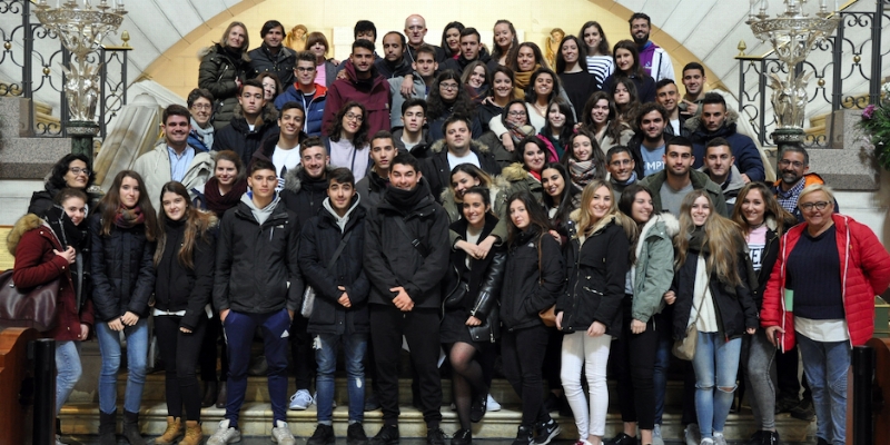 El cardenal Osoro, a jóvenes de la Escuela Profesional Don Bosco: «Se puede cambiar este mundo y hacerlo distinto al estilo de Jesús»
