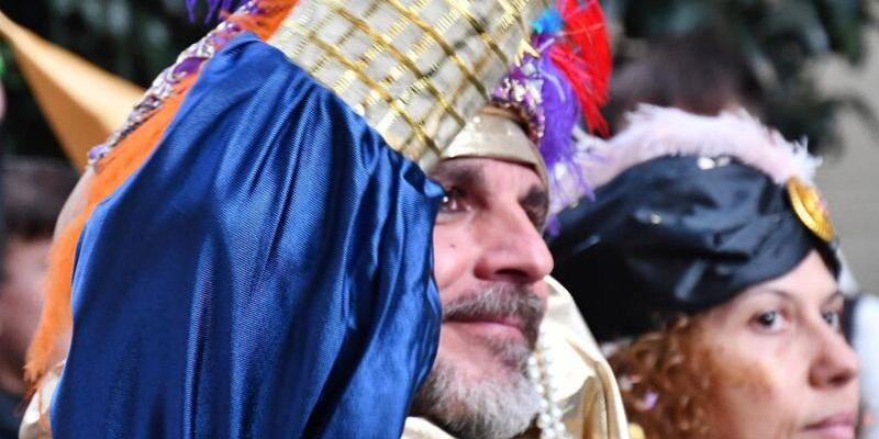 El cartero Real de la Hermandad de Jesús &quot;El Pobre&quot; y &quot;Dulce Nombre&quot; recorre las calles del centro de Madrid «creando un ambiente festivo y lleno de espíritu navideño»