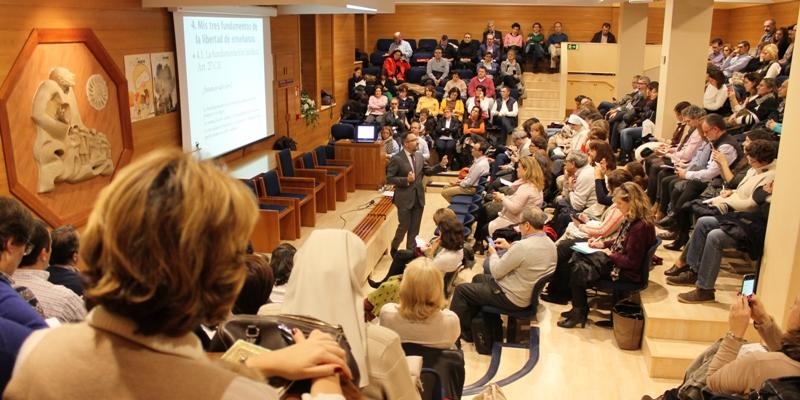 Los padres y madres de la concertada de Escuelas Católicas de Madrid (ECM) se movilizan en un acto a favor de la Constitución y de la Libertad de Enseñanza