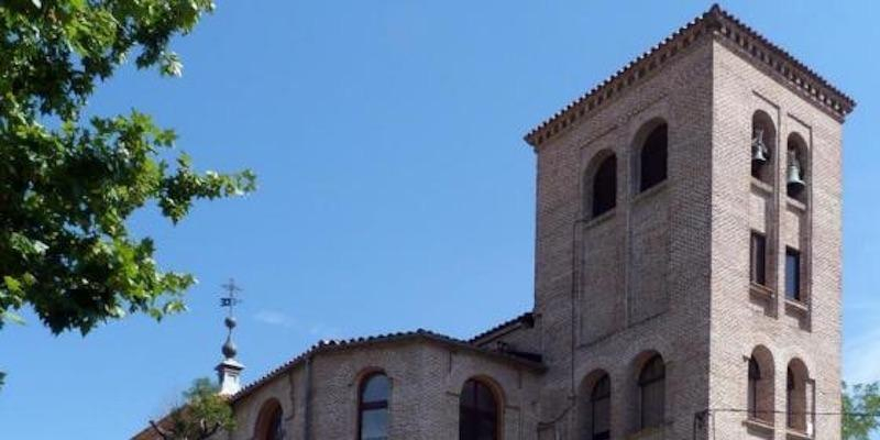 Jóvenes de San Miguel Arcángel de Chamartín reciben el sacramento de la Confirmación en una solemne Eucaristía