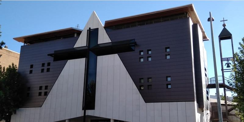 Adolescentes de Nuestra Señora de Valvanera de San Sebastián de los Reyes reciben el sacramento de la Confirmación