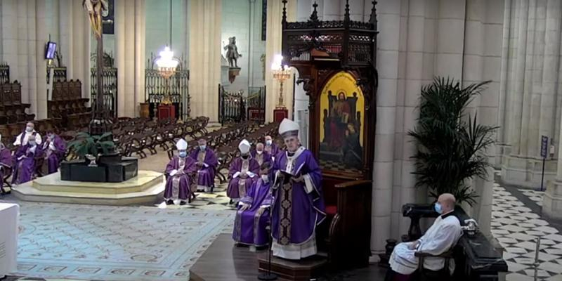 El arzobispo alerta contra los dioses que ni salvan ni sostienen la vida