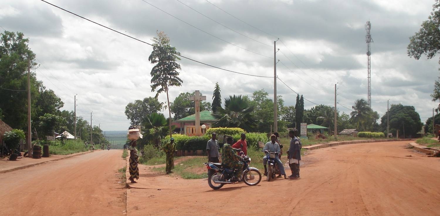 Merienda solidaria en la parroquia Santo Tomás de Villanueva a favor de Benín