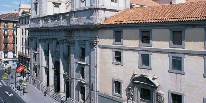 La colegiata acoge la práctica del primer sábado de mes organizada por los Heraldos del Evangelio