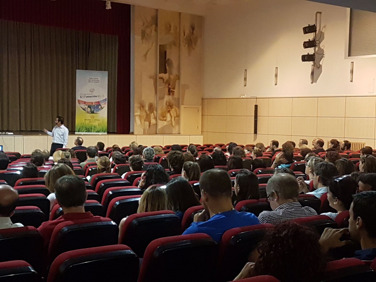 Más de 350 profesores se «mueven» por la innovación en el VI Campus Innovación Educativa 'MOVING-ON' de ECM