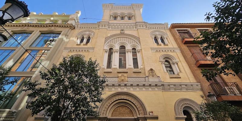 Monseñor Jesús Vidal celebra una Eucaristía en la iglesia de San Ignacio de los Vascos