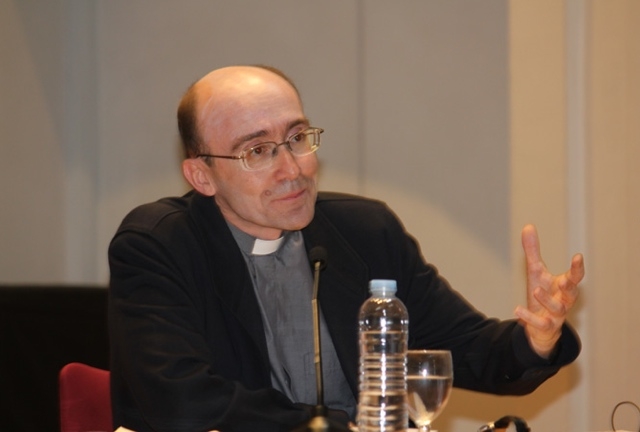 Javier Prades imparte la conferencia 'Bases y fundamentos antropológicos para la esperanza en la resurrección' en la XVI Escuela de Teología Karl Rahner-Hans U. Balthasar
