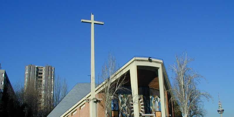 La comunidad de Santa María del Pilar lamenta la pérdida de quien fuera su párroco Francisco Lora