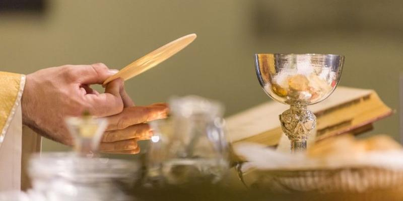 Pablo Guerrero reflexiona en Jesuitas Maldonado sobre la Eucaristía, pan partido, repartido y compartido