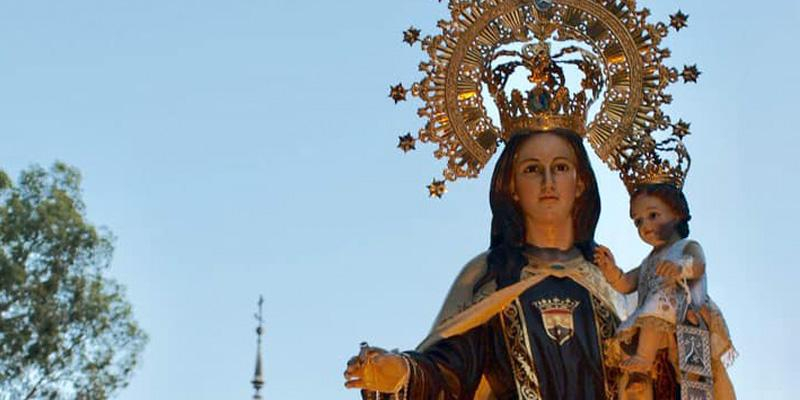 La patrona de Carabanchel vuelve a la calle ante la «emoción y devoción» de las gentes del barrio