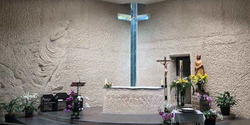 El cardenal Osoro preside en San Pablo de la Cruz una Eucaristía en el 25 aniversario de la consagración del templo