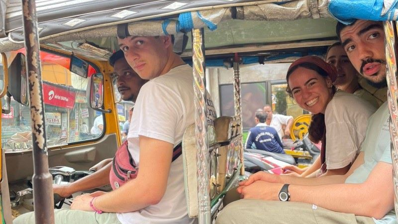 &quot;Calcuta es amor&quot;: el testimonio de la madrileña Sara Wignall mientras viven estas semanas en la India con las Misioneras de la Caridad