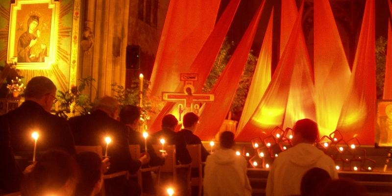 Jóvenes de San Miguel Arcángel de Las Rozas participan en un encuentro en Taizé