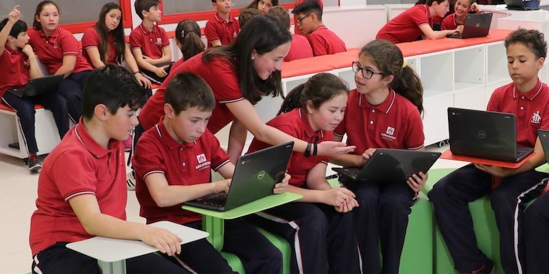 Salesianos propone la campaña 'Enredados' para acompañar a las familias en el entorno digital y trabajar por una Internet Segura