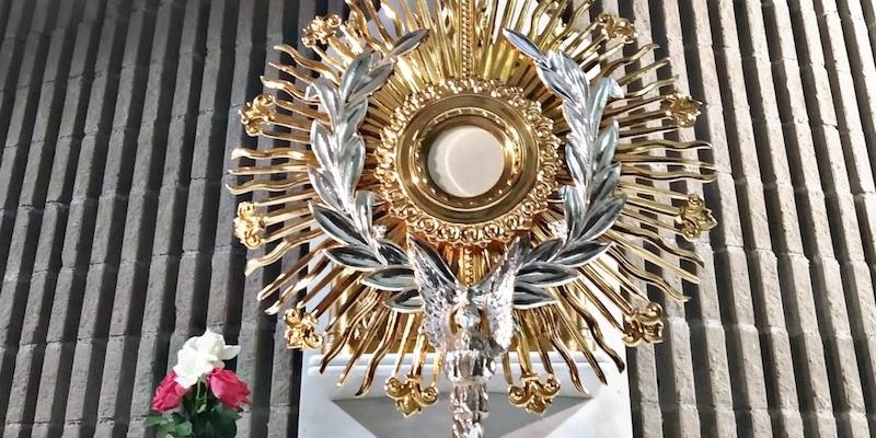 La archicofradía de Jesús de Medinaceli retransmite por Facebook la Hora Santa los últimos jueves de mes