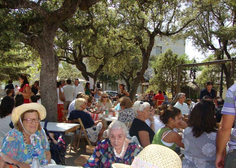 Celebración en la residencia parroquial de Torrelodones en honor a Santa María de los Ángeles