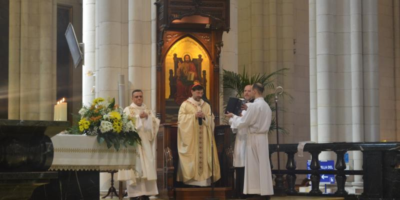 El cardenal José Cobo, en la Jornada Mundial de Oración por las Vocaciones: «Hoy Jesús da gracias por cada uno de los síes que entregamos»