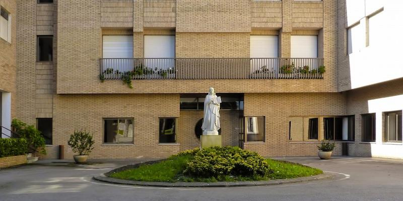 El padre Germán Arana dirige un mes de ejercicios espirituales para sacerdotes en la casa San Ignacio de Pedreña
