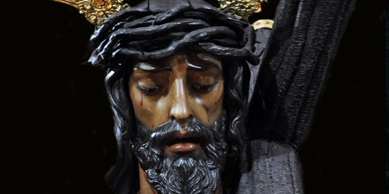 Nuestro Padre Jesús de la Salud y María Santísima de las Angustias procesionan en el Miércoles Santo