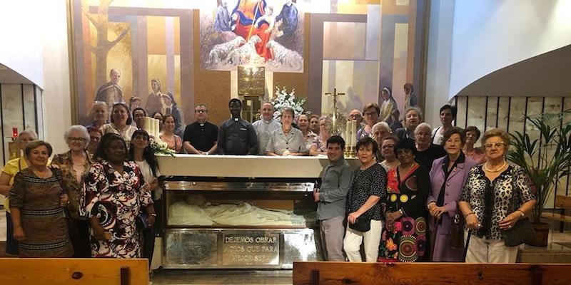 Nuestra Señora del Pino, Santa Inés y María Madre del Amor Hermoso de Villaverde peregrinan al sepulcro de san Faustino Míguez