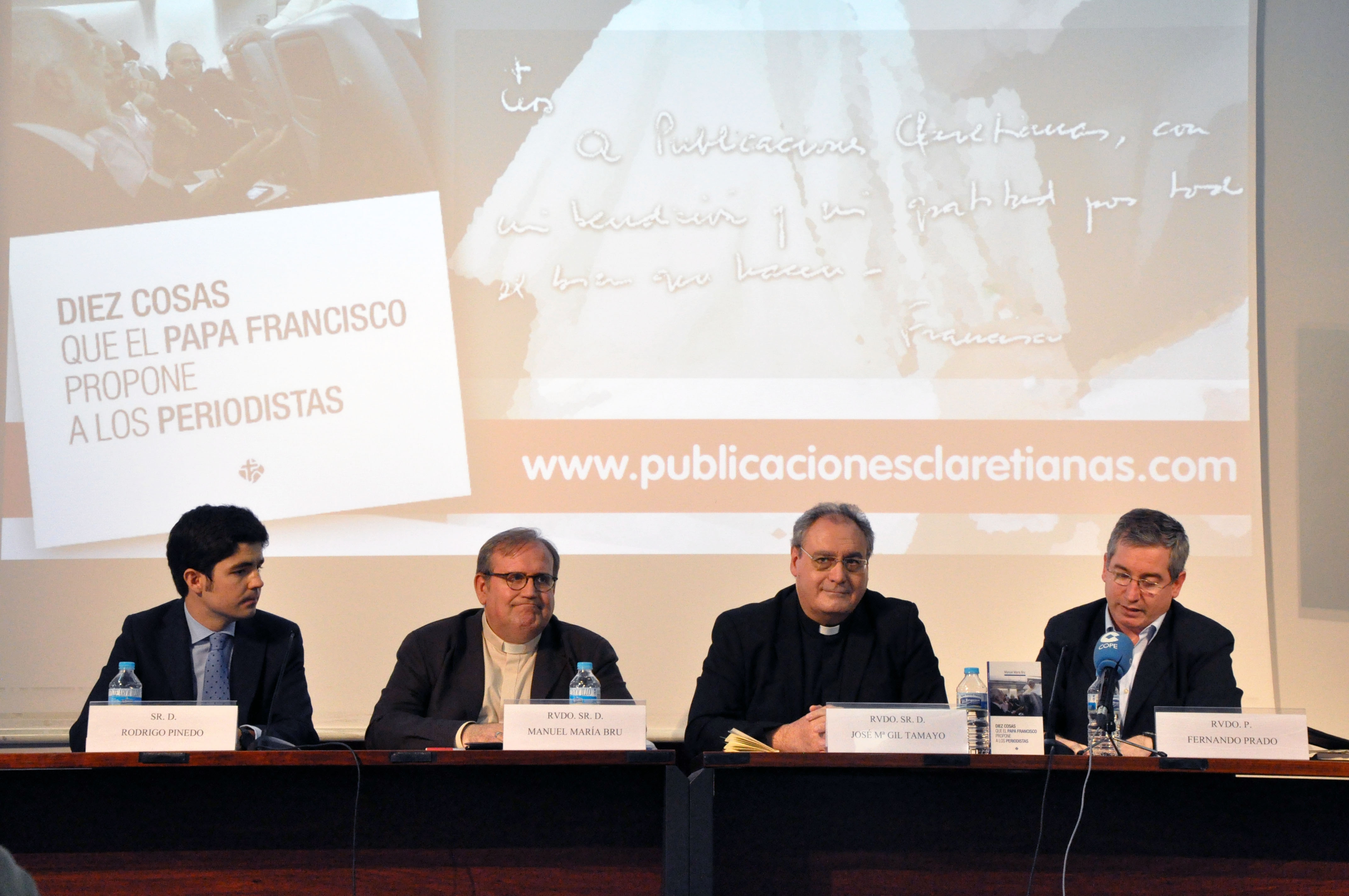 Manuel Bru: «Francisco invita a salir a buscar al que se queda en la cuneta de las autopistas de la información»