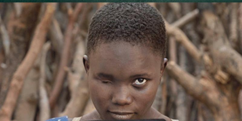 Ana Palacios presenta el documental 'Niños Esclavos. La Puerta de atrás'