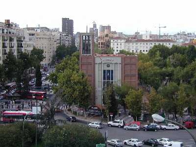 Nuestra Señora de Covadonga organiza una procesión con la imagen de la Virgen en su fiesta titular