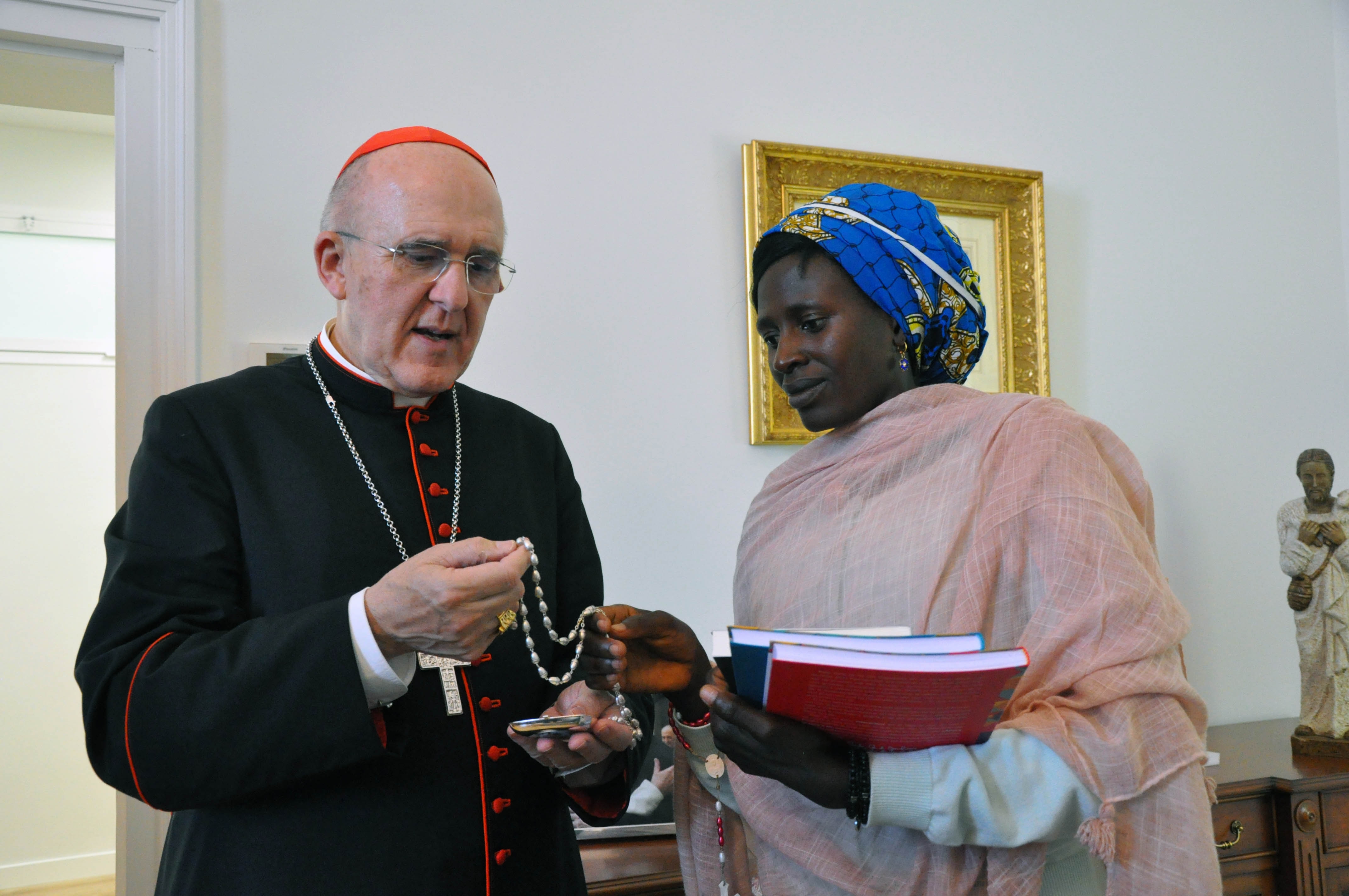El arzobispo recibe a Rebeca, víctima de Boko Haram: «Su testimonio es una Gracia»