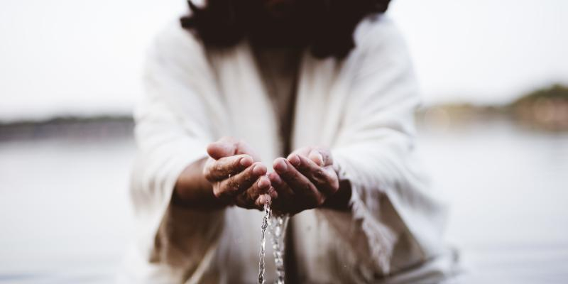 El delegado de Liturgia, Daniel Escobar, sobre la Fiesta del Bautismo del Señor: «La misión de Jesús consiste en vivir entre nosotros hasta las últimas consecuencias»