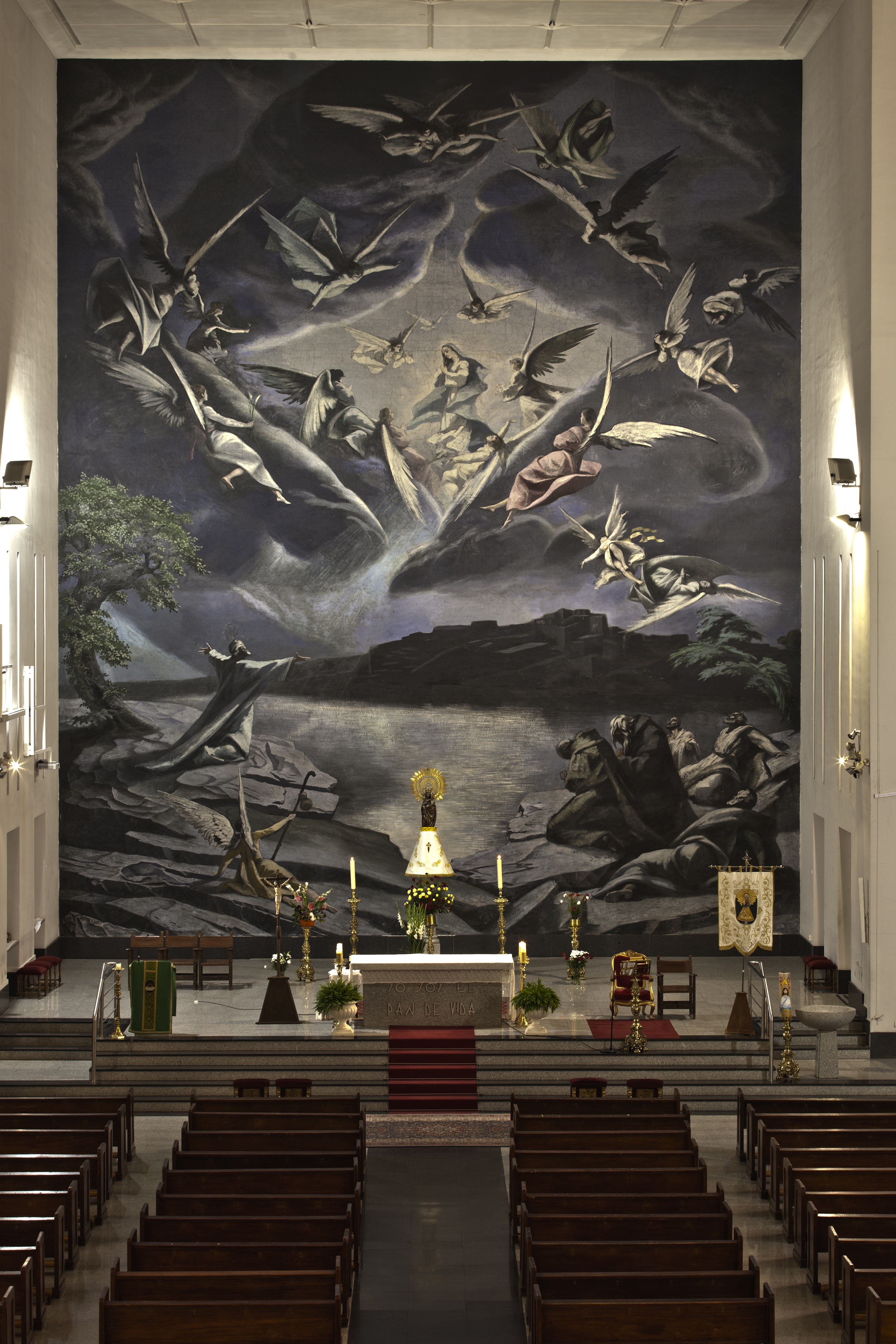 El vicario de la II preside una Eucaristía en la parroquia de Nuestra Señora del Pilar dentro de su «mes solidario»