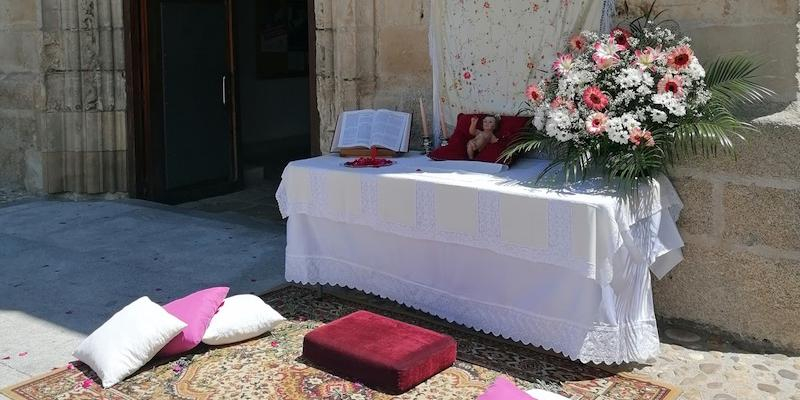 La Banda de Música Municipal de Guadalix de la Sierra acompaña al Santísimo en la procesión del Corpus