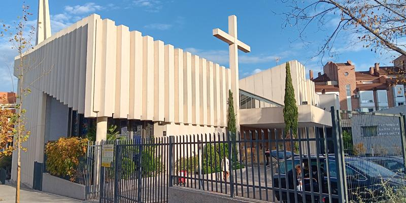 El cardenal Cobo visita la parroquia Santa Teresa Benedicta de la Cruz en su 25 aniversario con dos claves: la «necesidad de caminar juntos» y el «optimismo de la fe»