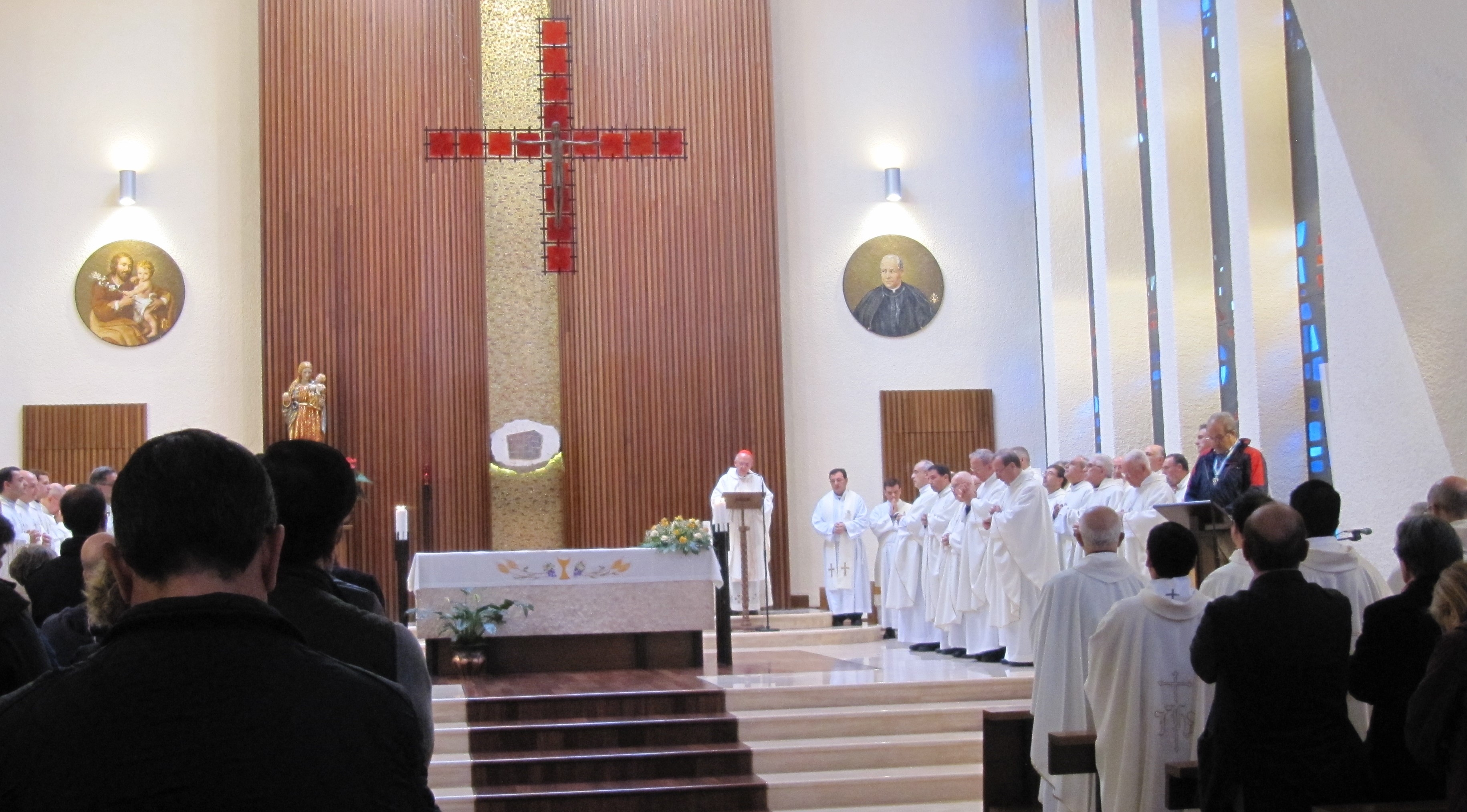 El nuevo purpurado el Colegio Español: «Siempre el otro tiene que ser más junto a ti, no menos»