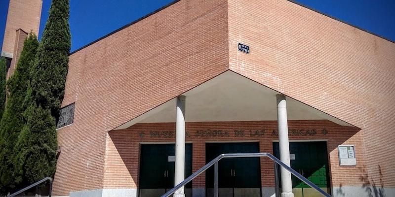 El vicario episcopal de la I administra el sacramento de la Confirmación en Nuestra Señora de las Américas