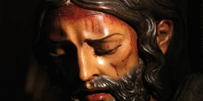 Nuestra Señora del Carmen y San Luis acoge el besamanos en honor de Nuestro Padre Jesús de la Salud