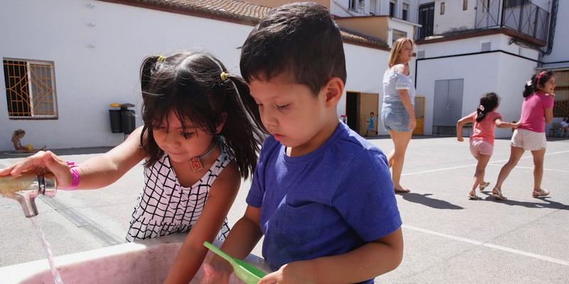 Colegios de la diócesis de Valencia abren sus puertas para atender en verano a alumnos y a hijos de familias sin recursos del barrio