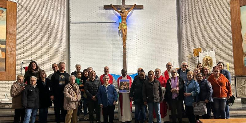 Payos y gitanos de Madrid participan en la misa celebrada en memoria de la Beata Emilia, la Canastera: «Rezaba a Dios de forma enamorada»