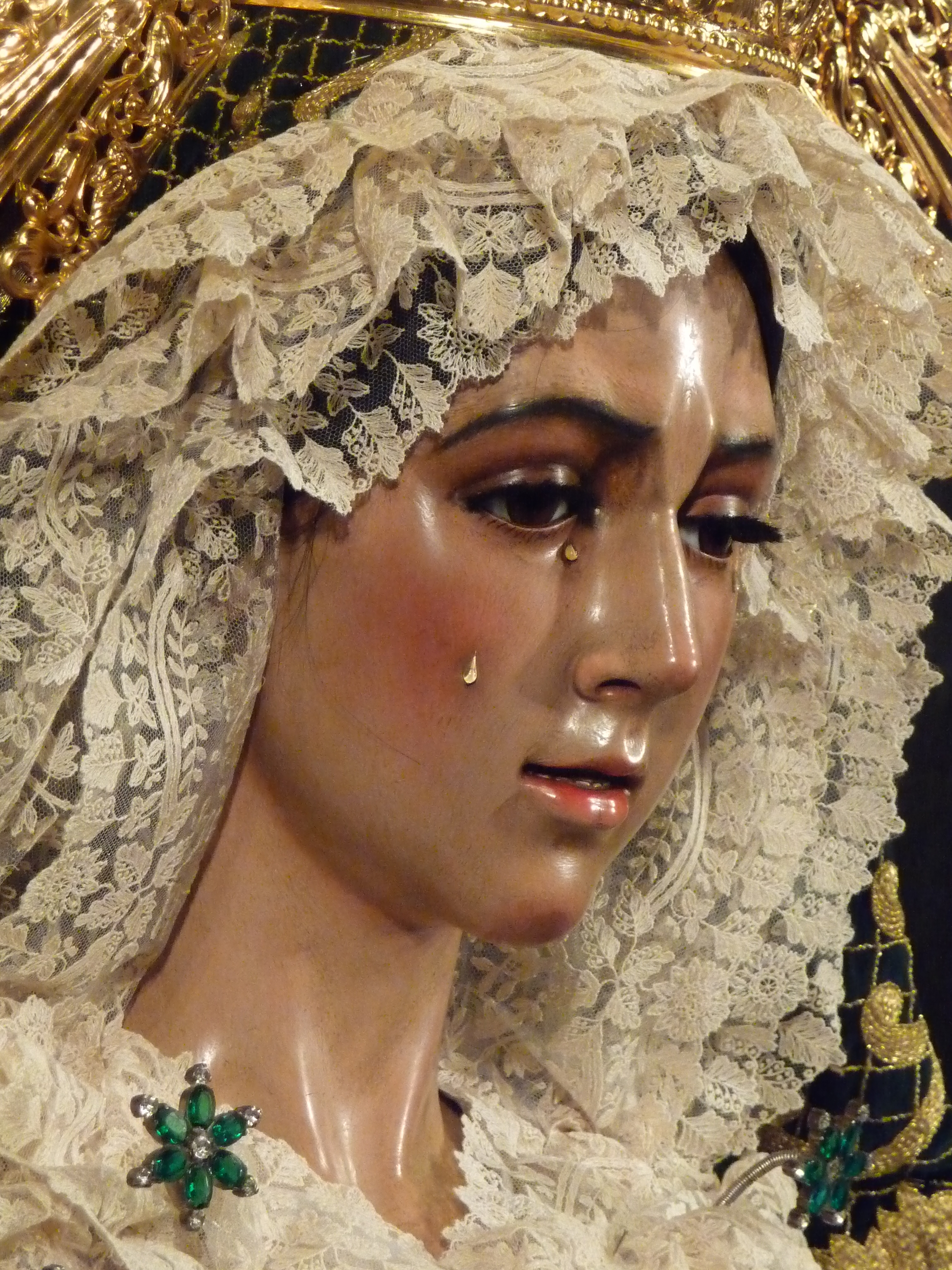 La colegiata acoge una nueva misa mensual de los niños de la hermandad de Jesús del Gran Poder y Esperanza Macarena