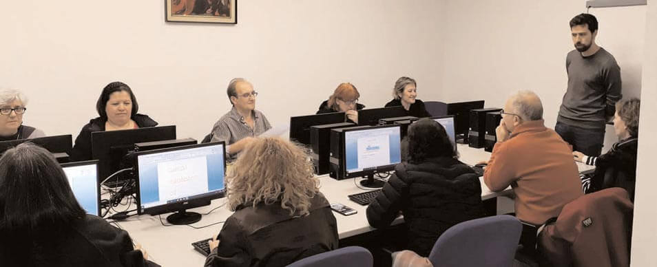 El Real Oratorio del Caballero de Gracia pone en marcha el 7º curso de Informática básica