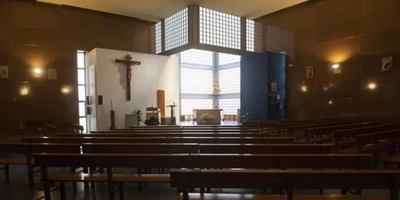 El vicario episcopal de la VIII administra este sábado el sacramento de la Confirmación en Santa María de la Fe