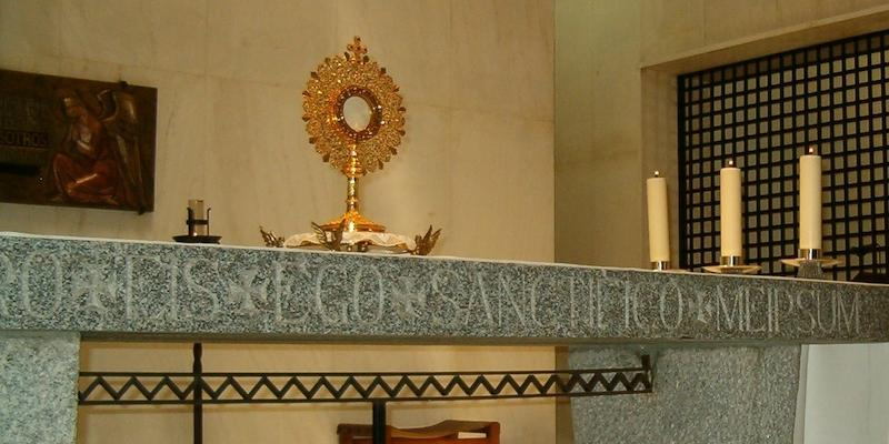 José Luis Díaz Lorenzo preside una Eucaristía en el monasterio de las Oblatas de Cristo Sacerdote