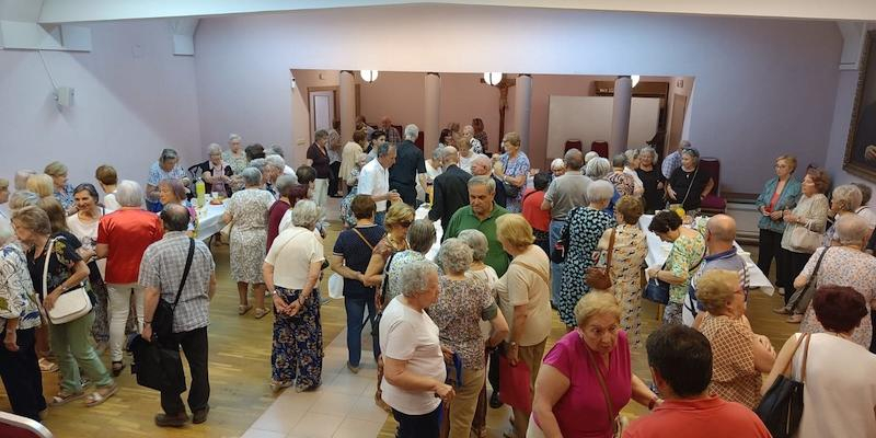Javier Ojeda, coordinador de Cáritas Vicaría IV: «Tenemos que acompañar a los mayores en soledad no deseada e incorporarles a nuestras comunidades»